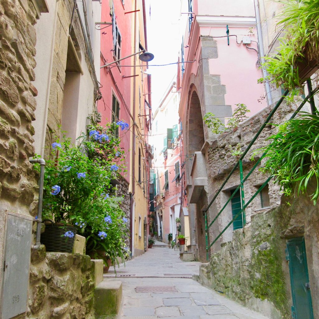 Vistas de las calles de los pueblos de los Cinque Terre.